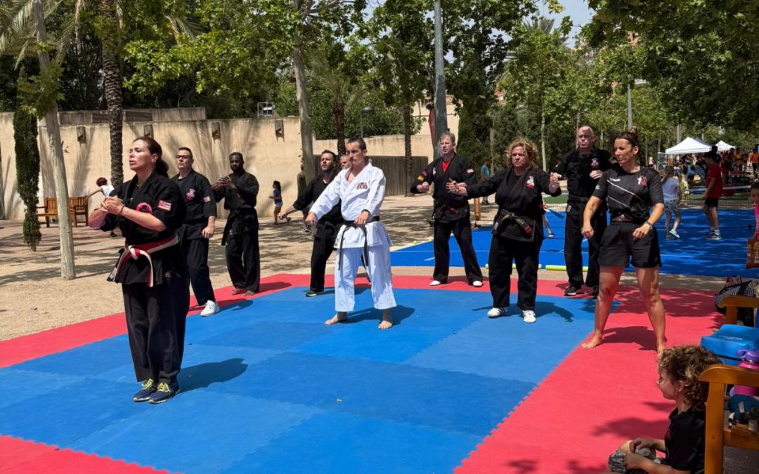 “Esports al Barri Marxalenes”, una mañana de Kajukenbo método Emperado y karate